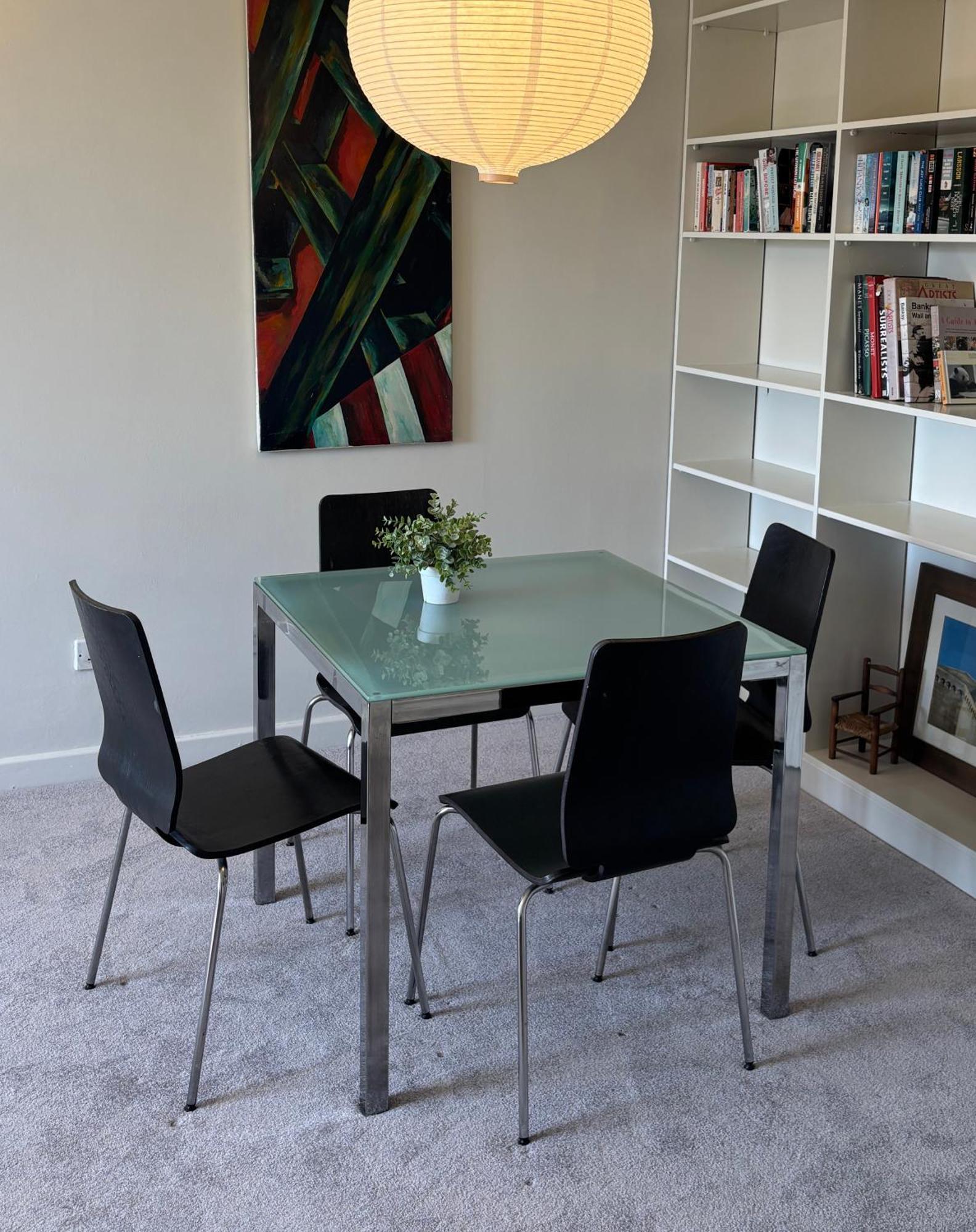 Apartment Stylish 4 One Bedroom